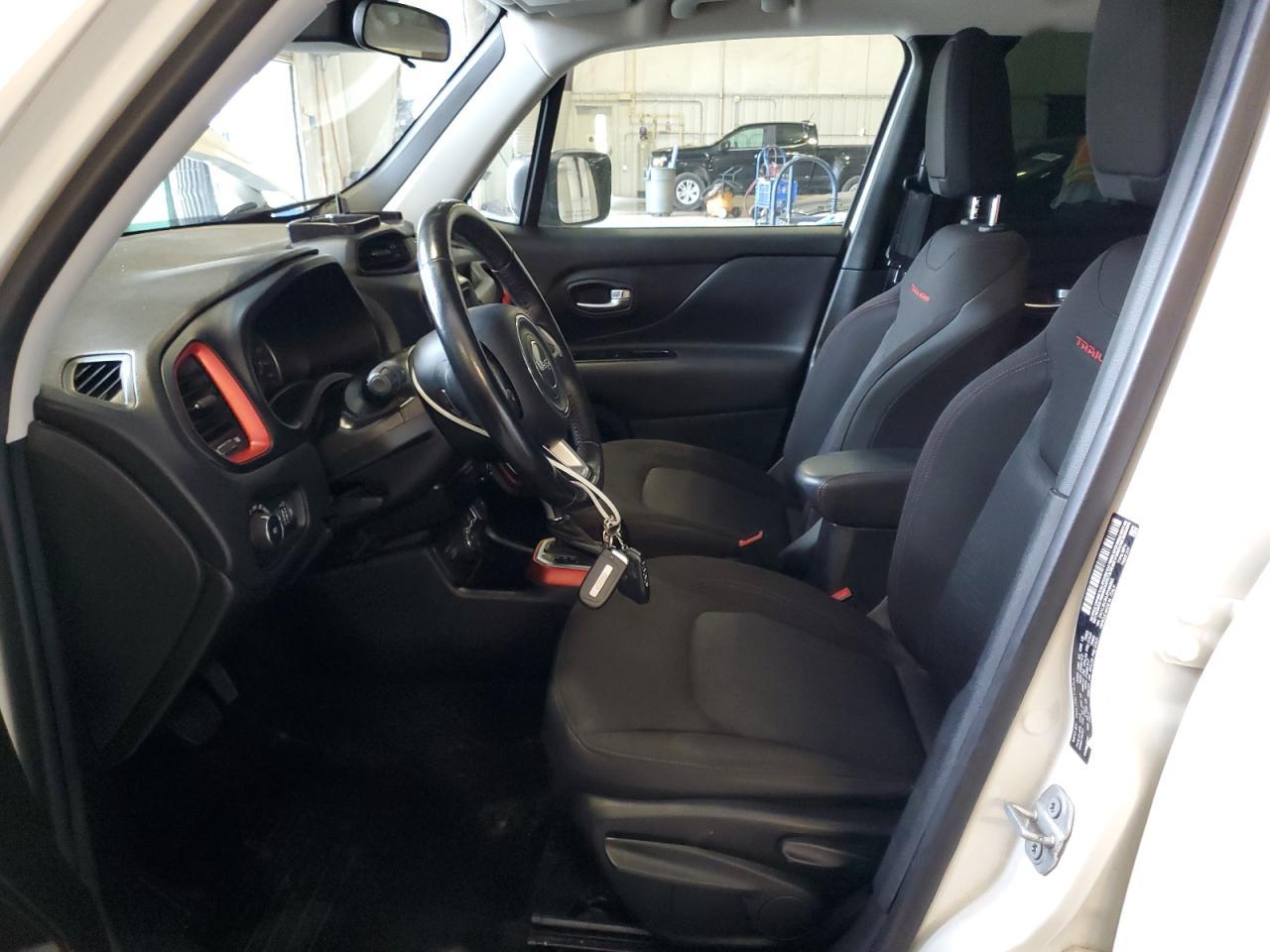 2018 Jeep Renegade Trailhawk - Image 7