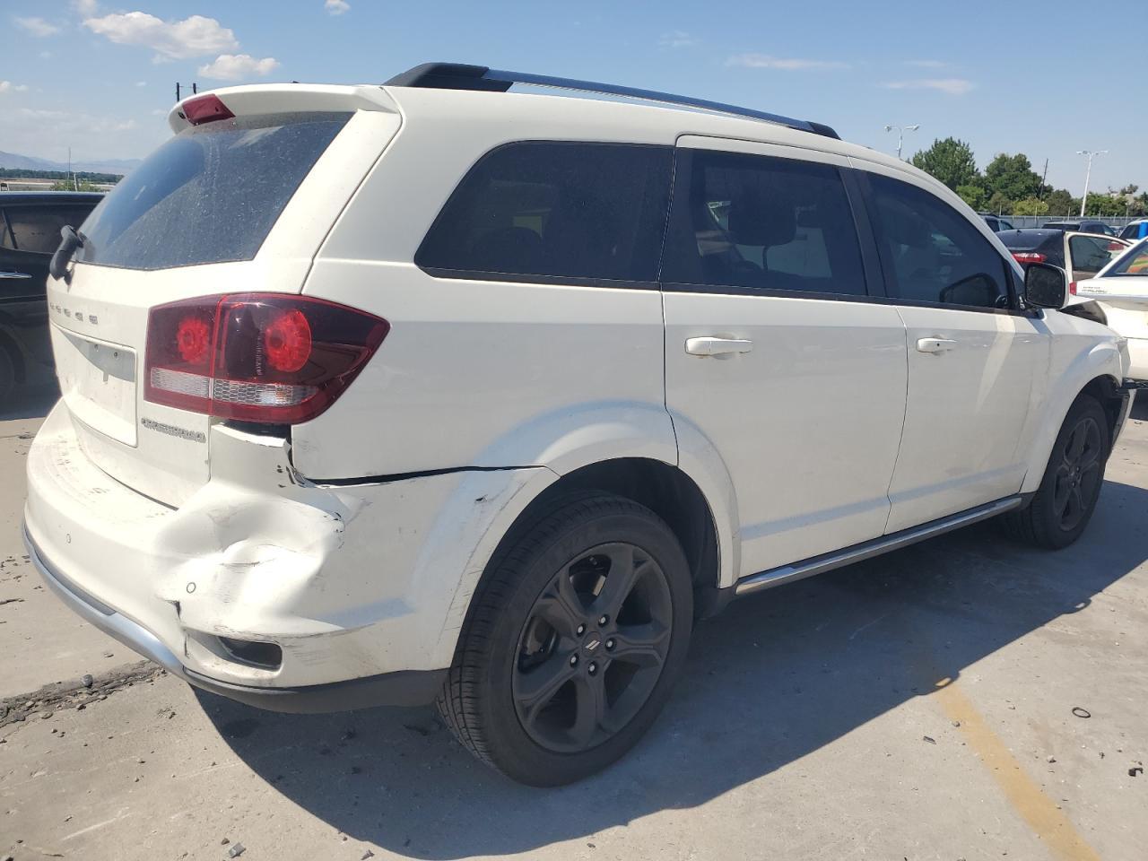 2020 Dodge Journey Crossroad - Фото 3