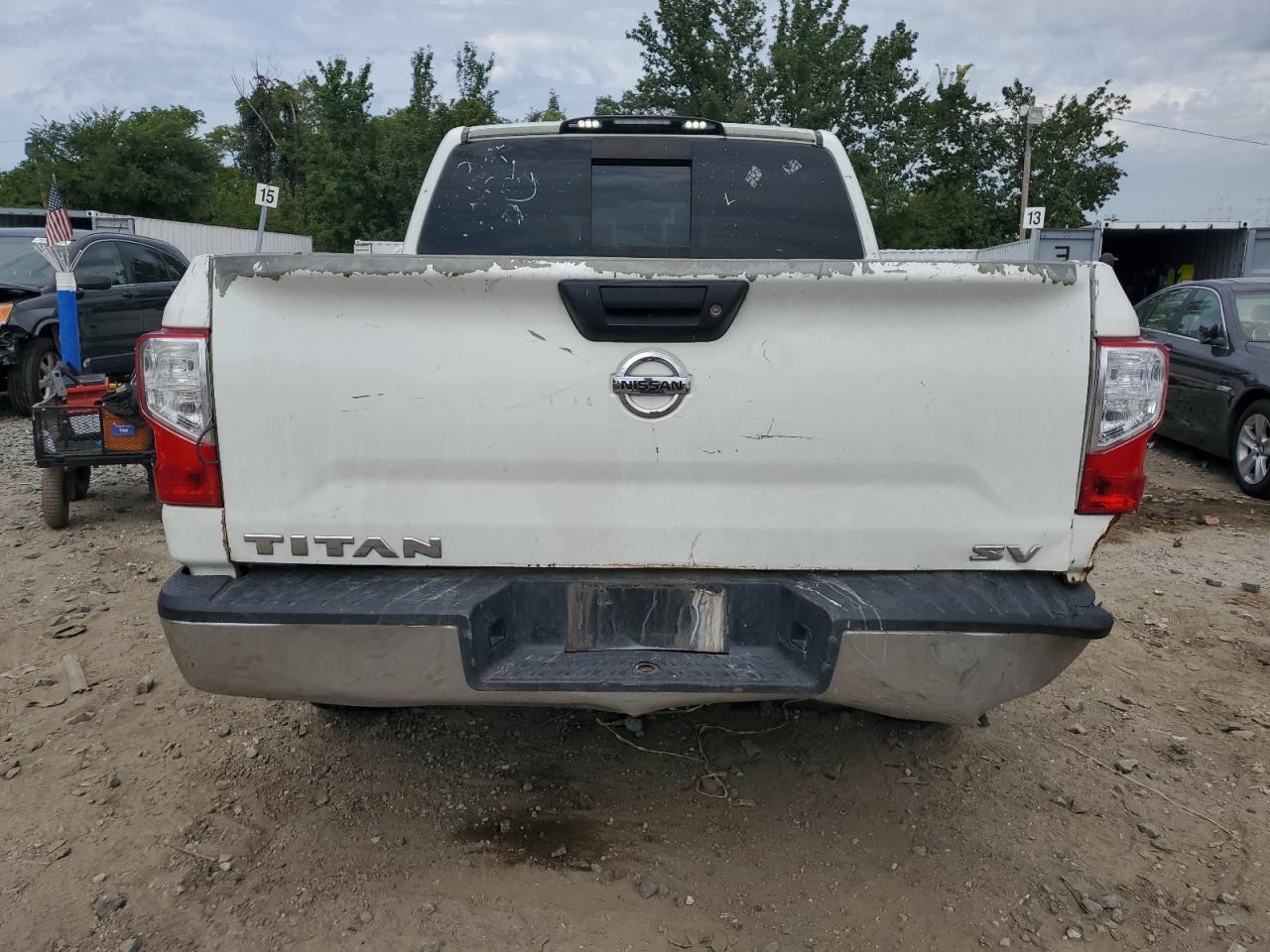 2017 Nissan Titan Sv - Image 6