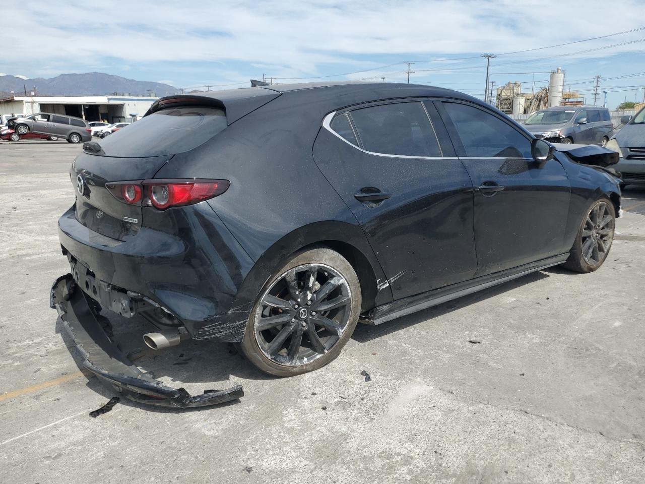 2019 Mazda 3 Premium - Image 3