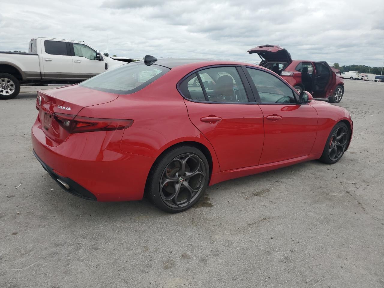 2019 Alfa Romeo Giulia Ti - Фото 3