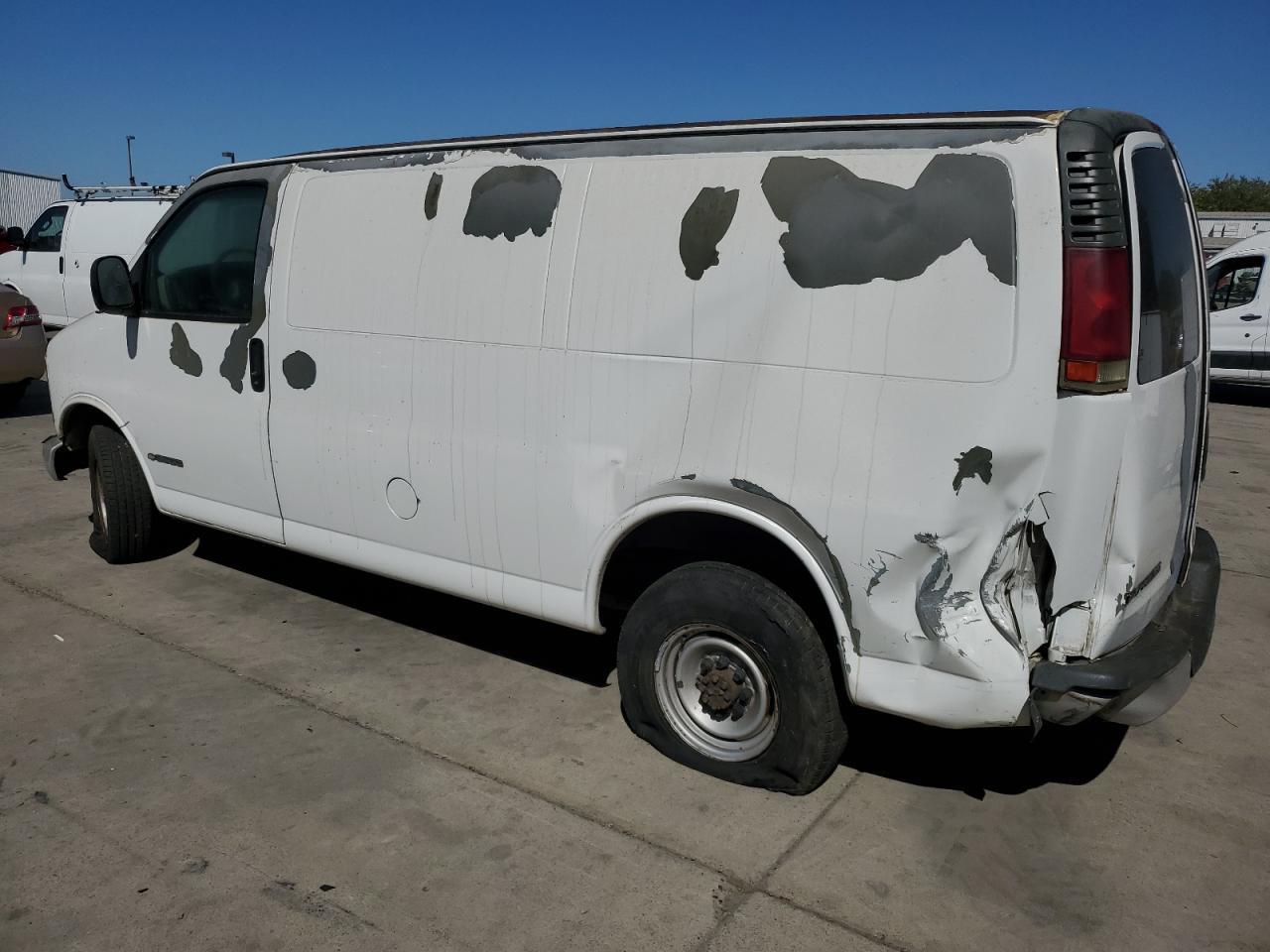 2000 Chevrolet Express G3500 - Image 2