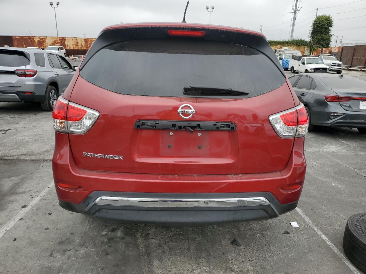 2016 Nissan Pathfinder S - Image 6