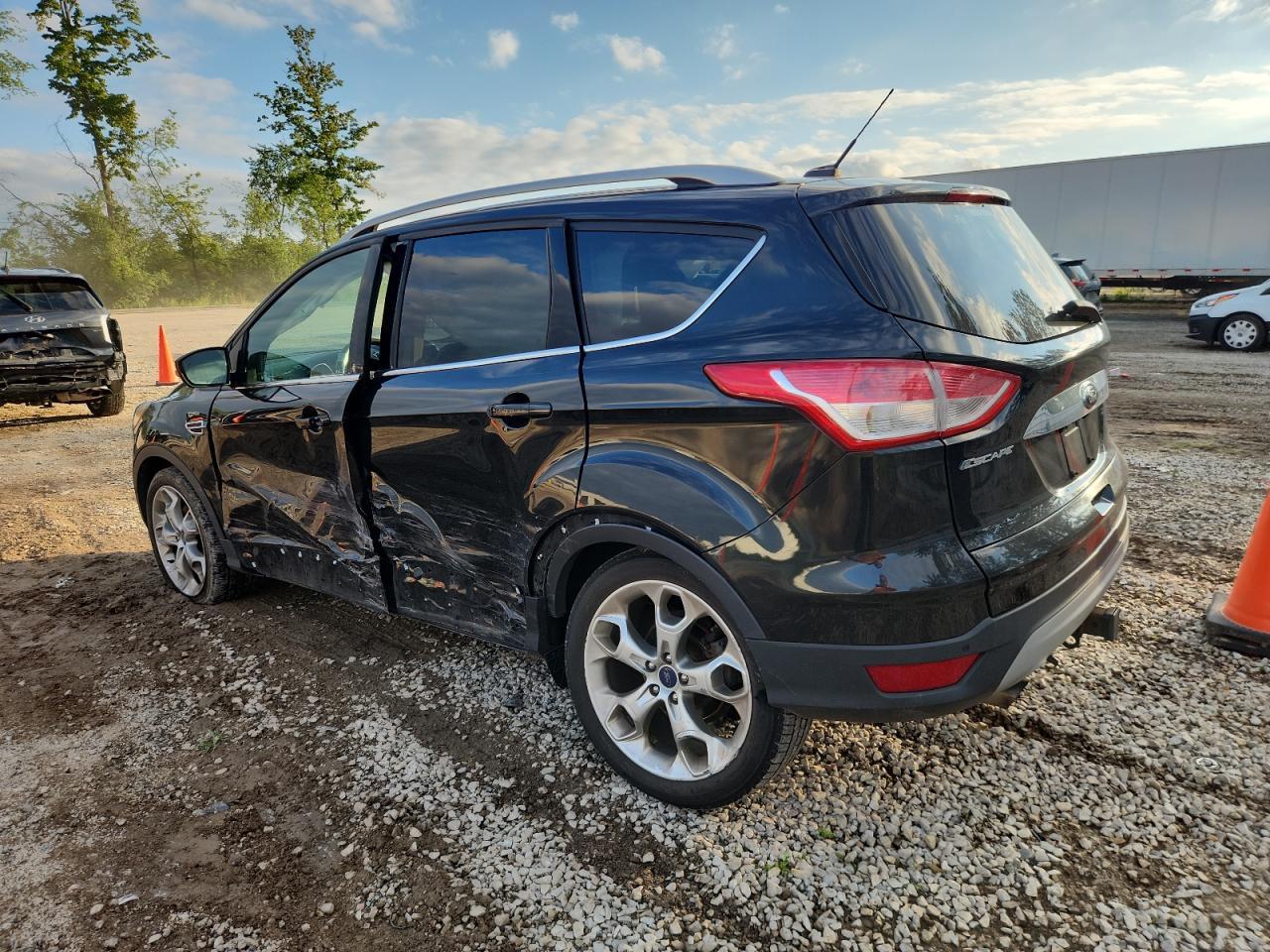 2014 Ford Escape Titanium - Фото 2