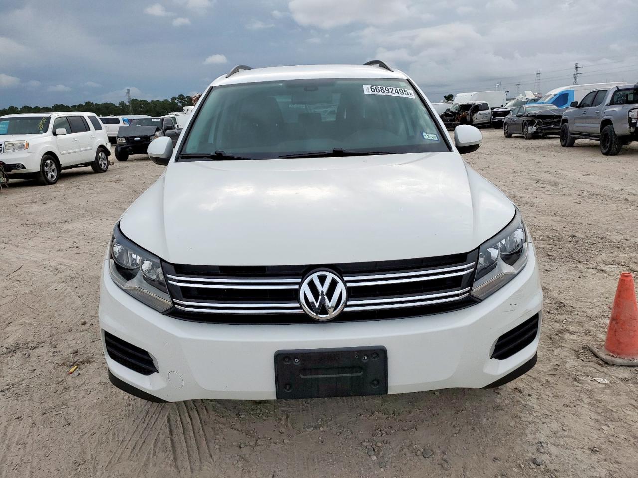 2017 Volkswagen Tiguan S - Фото 5