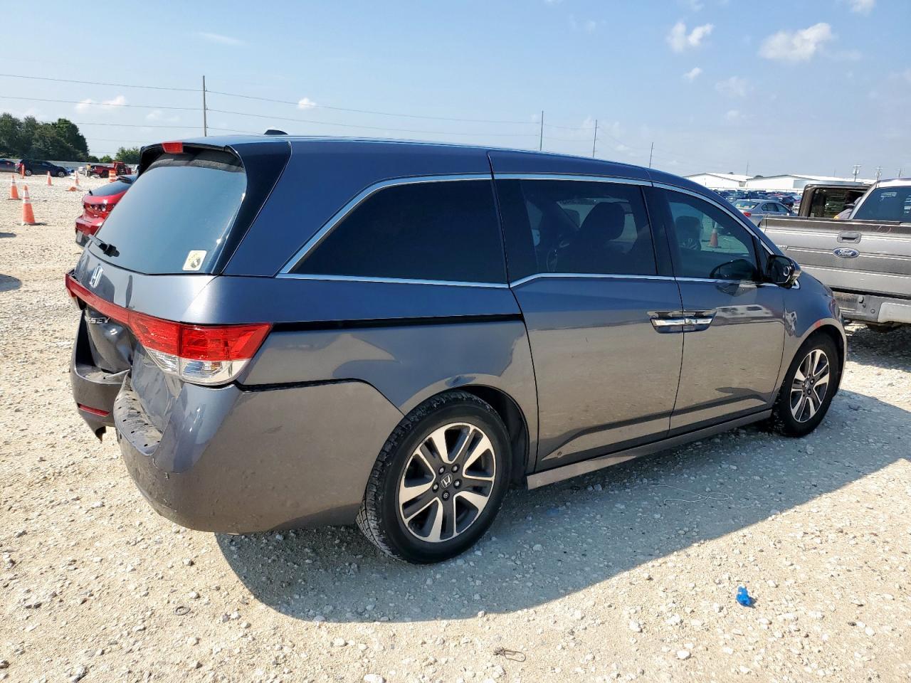 2016 Honda Odyssey Touring - Фото 3