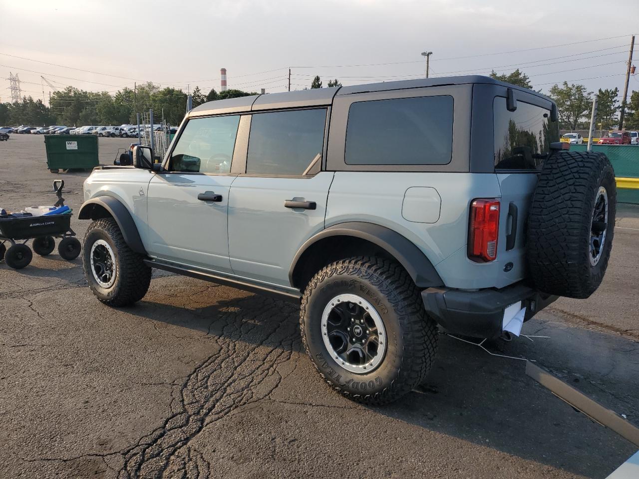 2024 Ford Bronco Black Diamond - Image 2
