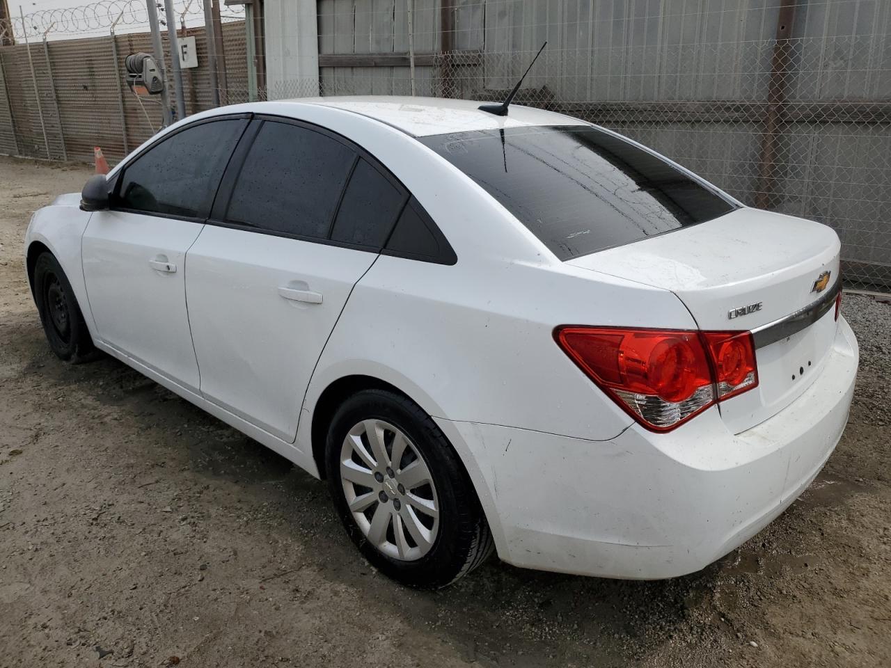 2013 Chevrolet Cruze Ls - Фото 2