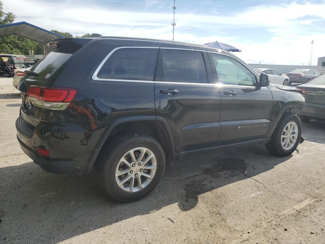 2022 Jeep Grand Cherokee Laredo E - Фото 3