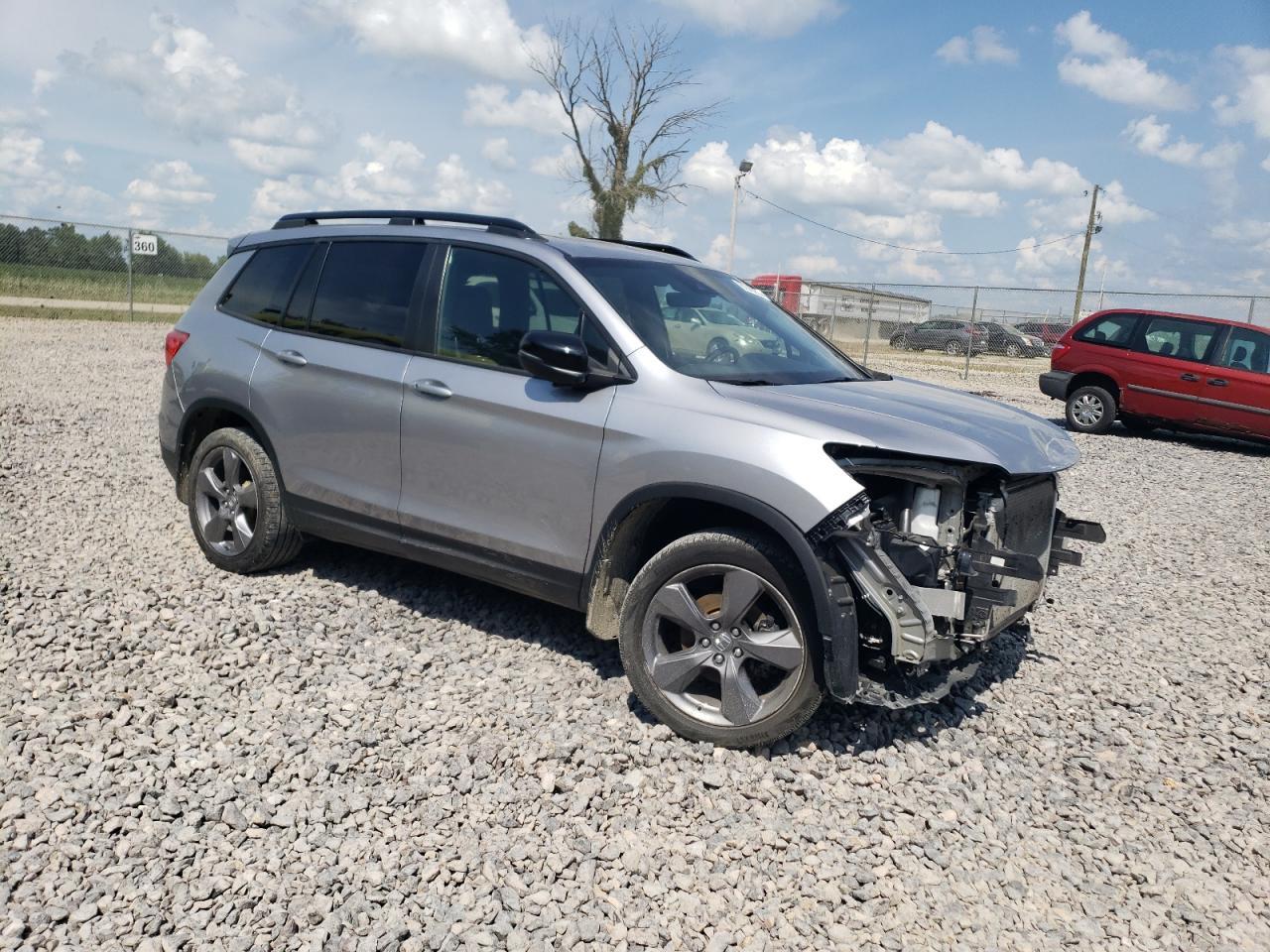 2021 Honda Passport Touring - Image 4