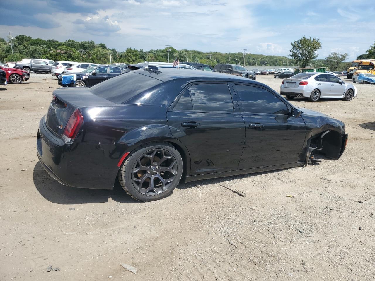 2019 Chrysler 300 Touring - Фото 3