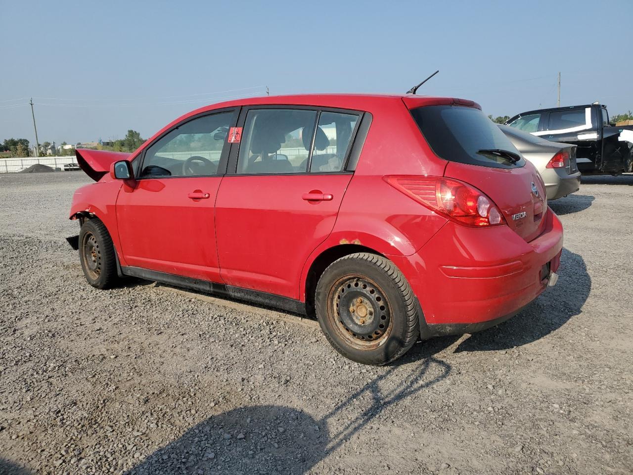 2012 Nissan Versa S - Фото 2