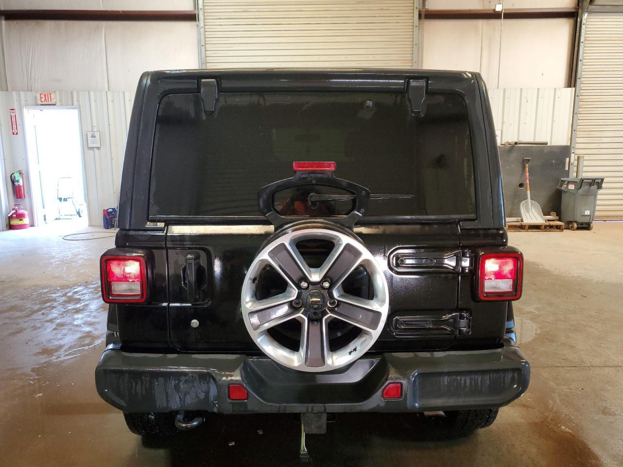 2019 Jeep Wrangler Unlimited Sahara - Image 6