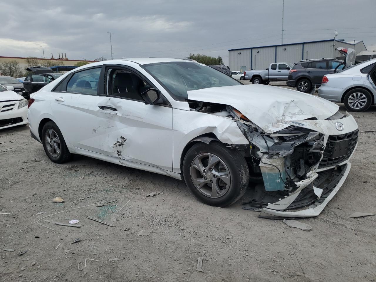 2021 Hyundai Elantra Se - Фото 4