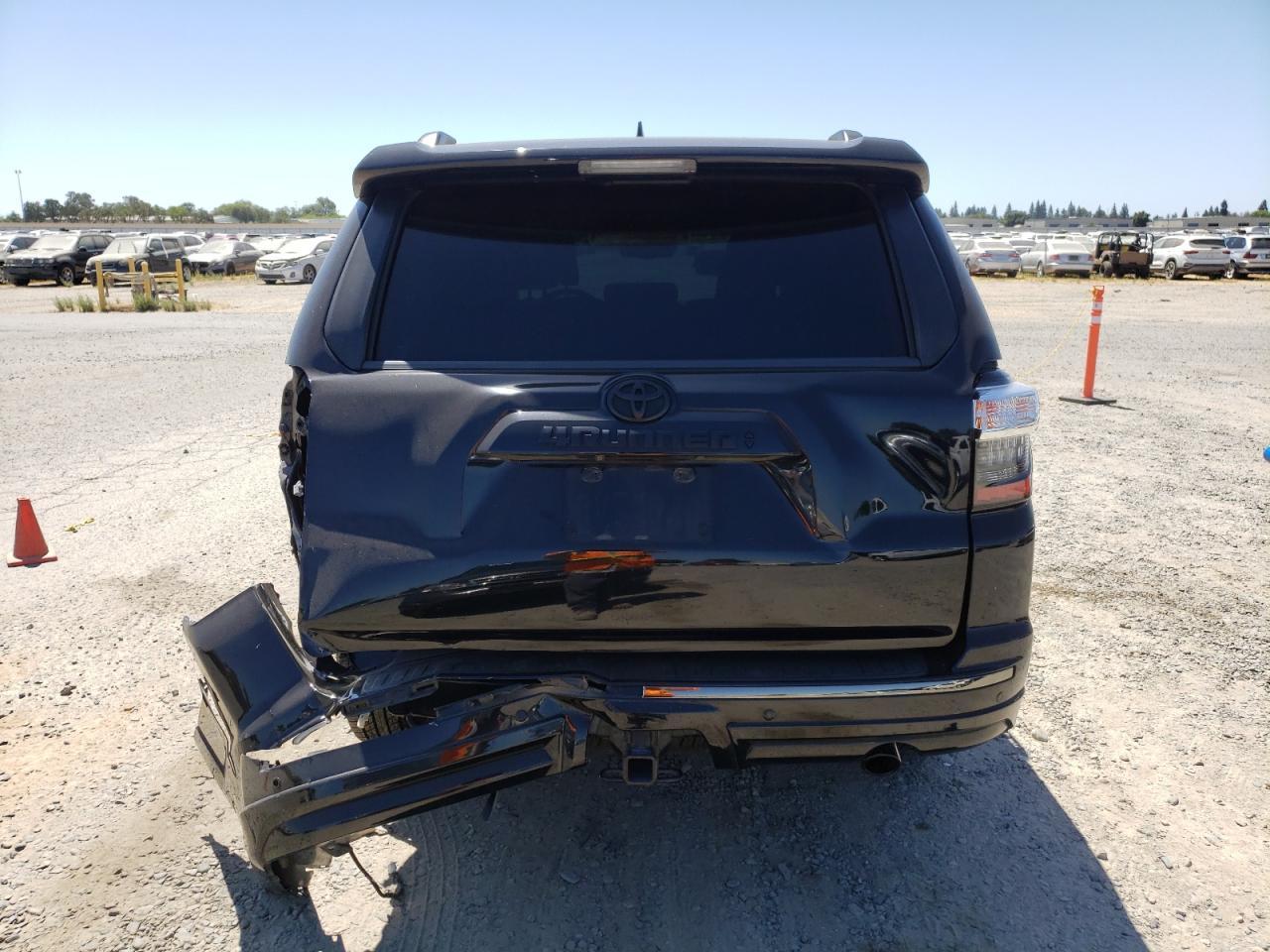 2021 Toyota 4Runner Night Shade - Фото 6