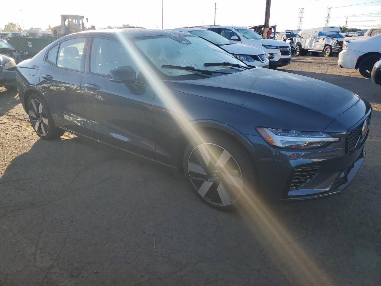 2024 Volvo S60 Core - Фото 4