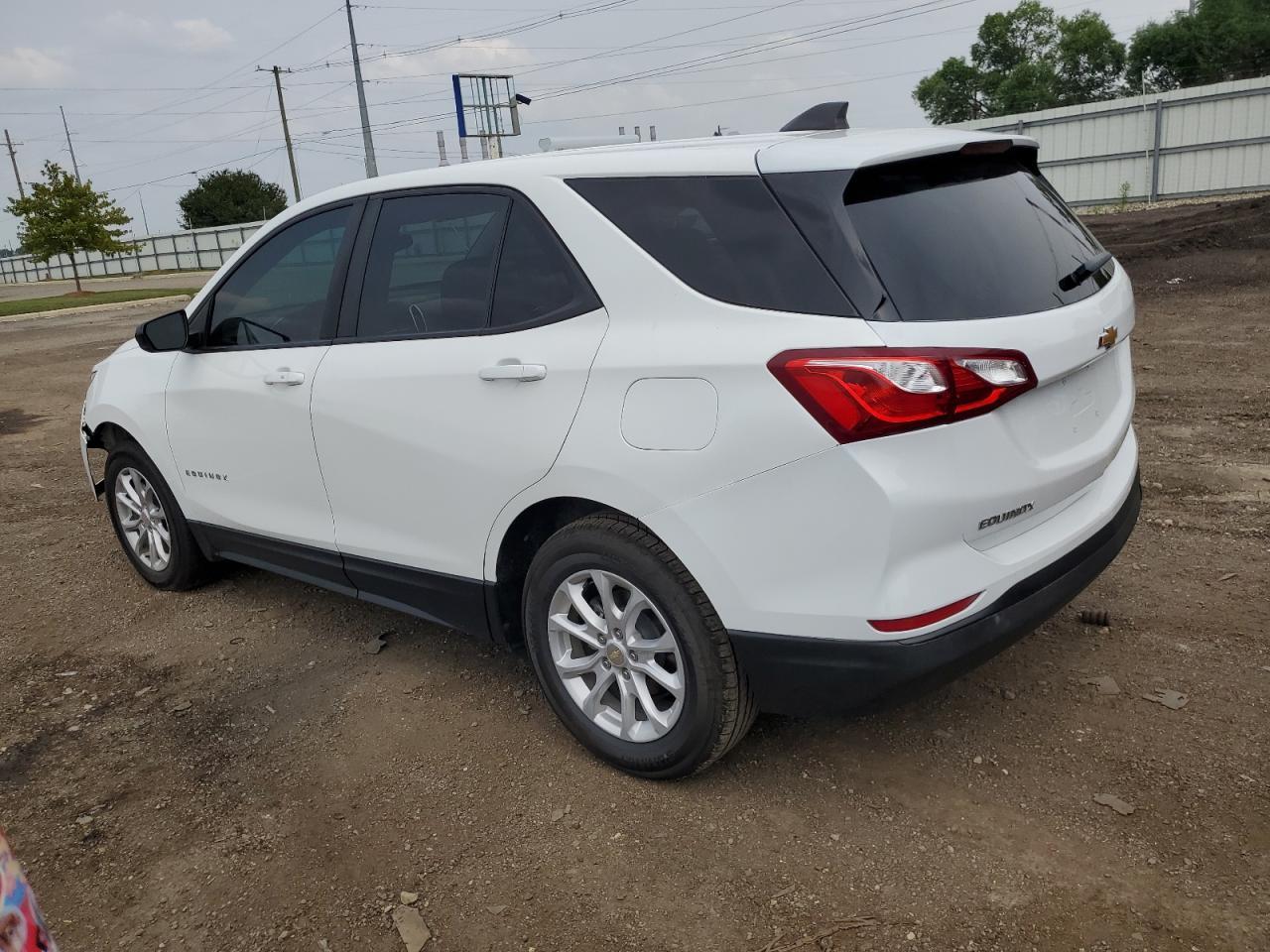2021 Chevrolet Equinox Ls - Image 2