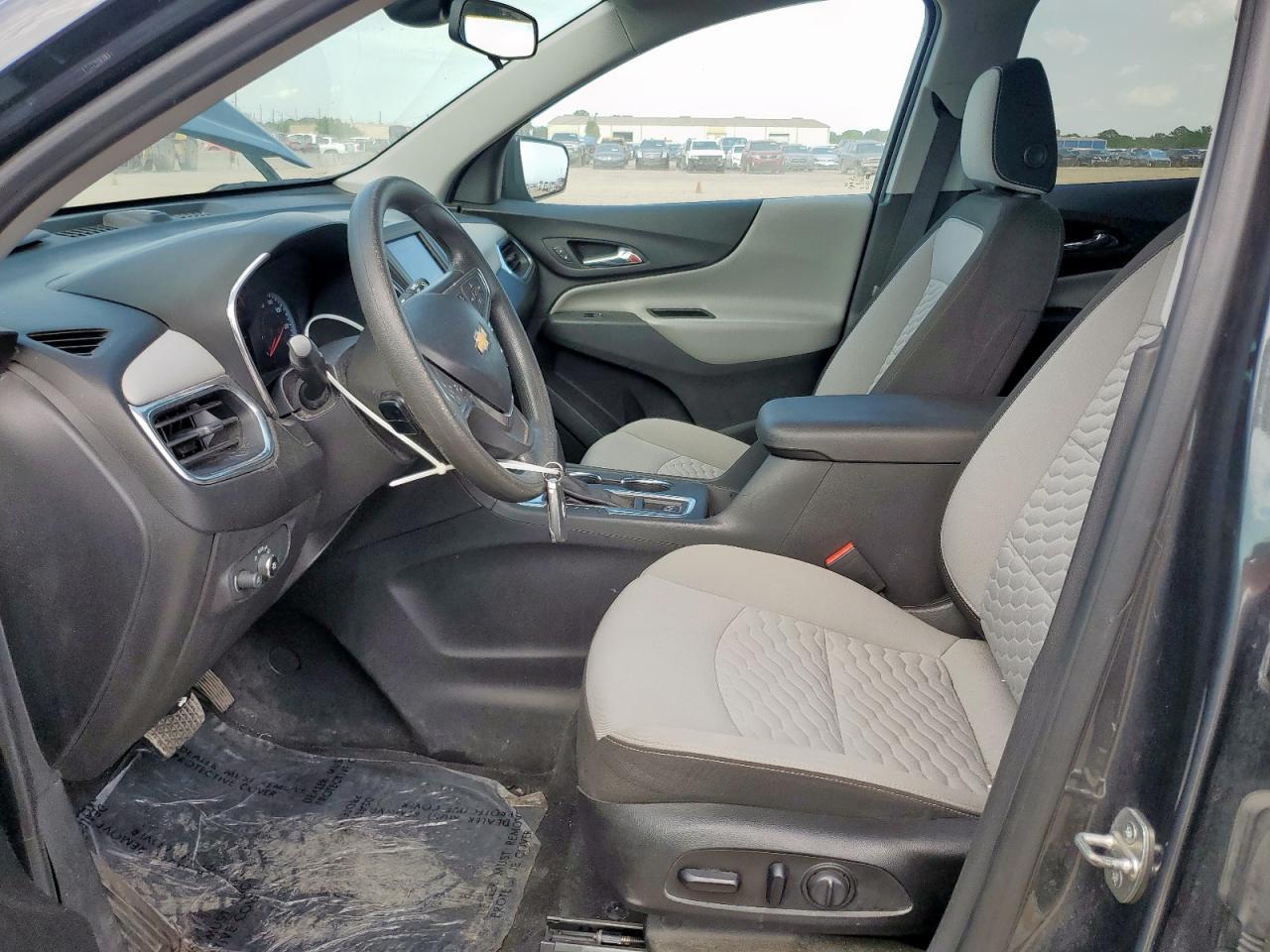 2020 Chevrolet Equinox Ls - Image 7