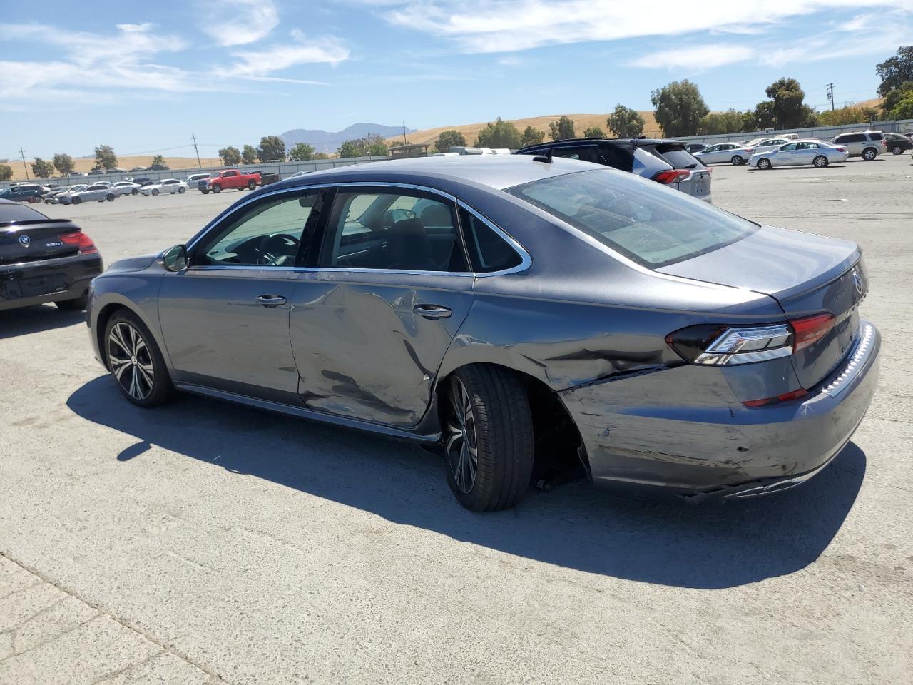 2022 Volkswagen Passat Se - Image 2