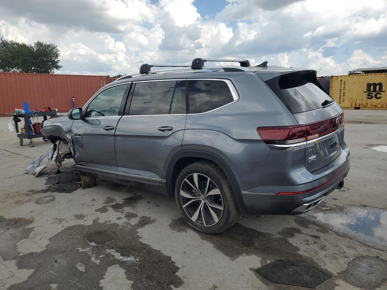2024 Volkswagen Atlas Sel Premium R-Line - Image 2