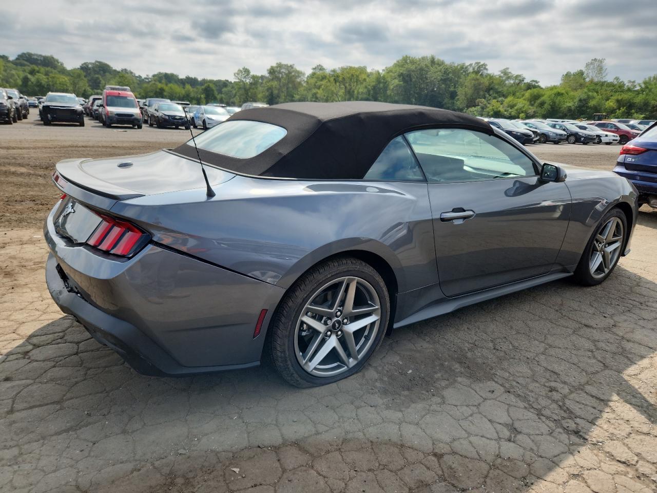 2025 Ford Mustang - Image 3