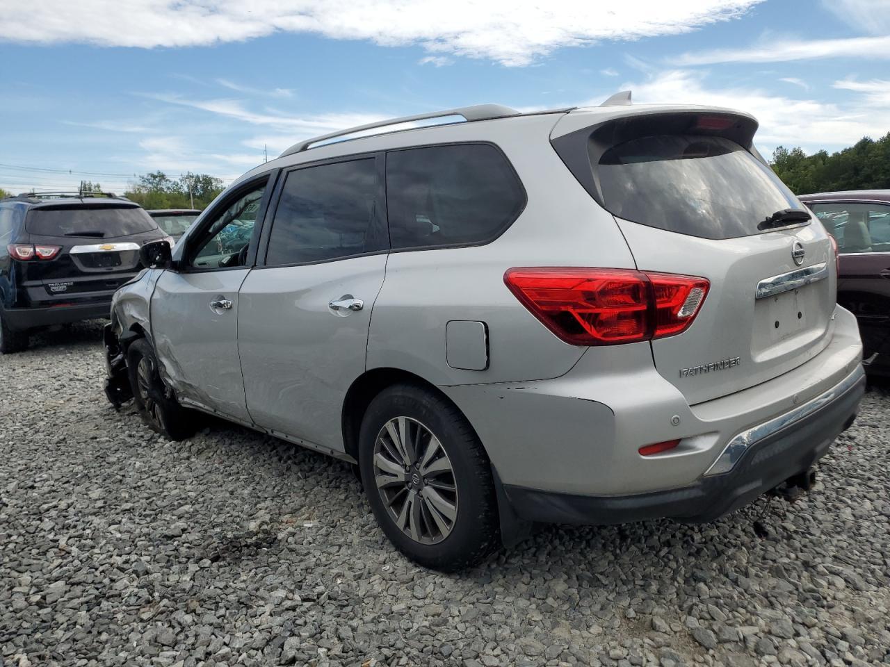 2019 Nissan Pathfinder S - Фото 2