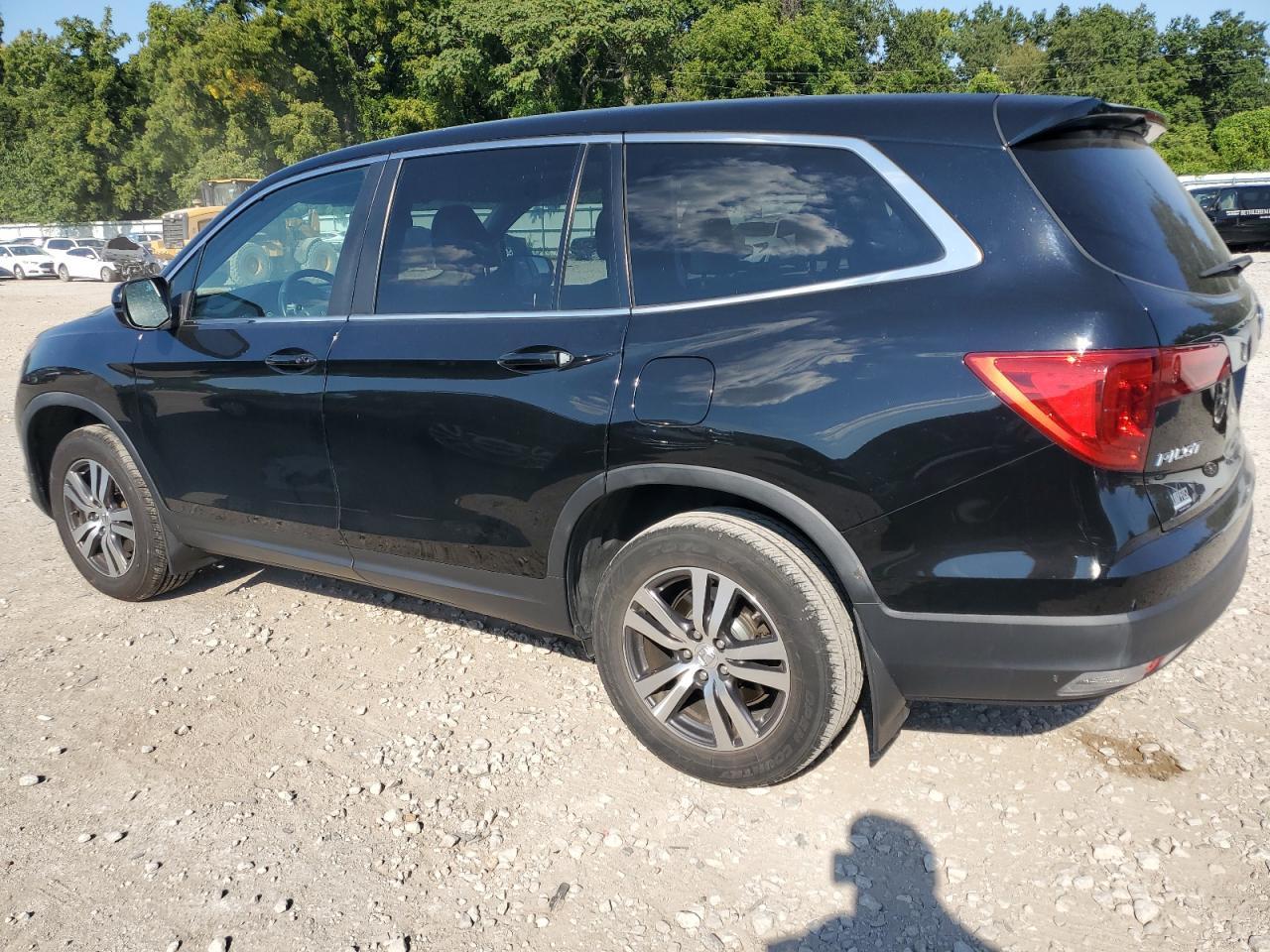 2017 Honda Pilot Exl - Image 2