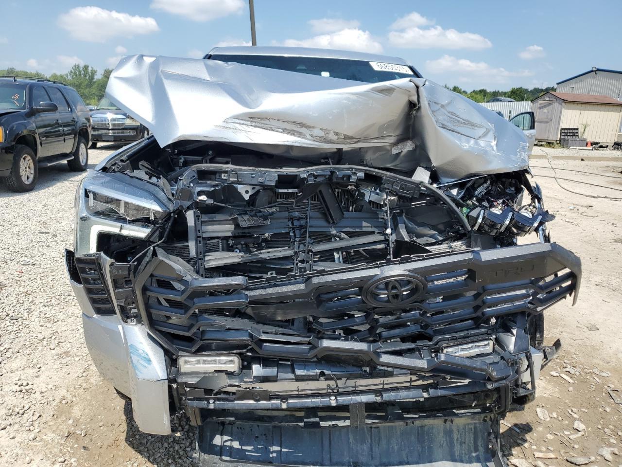 2025 Toyota Tundra Crewmax Limited - Image 5