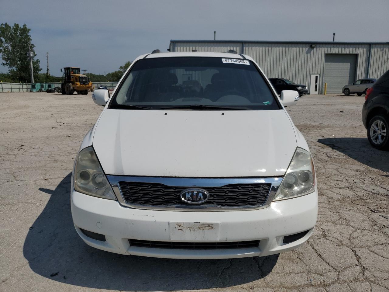 2011 Kia Sedona Lx - Image 5
