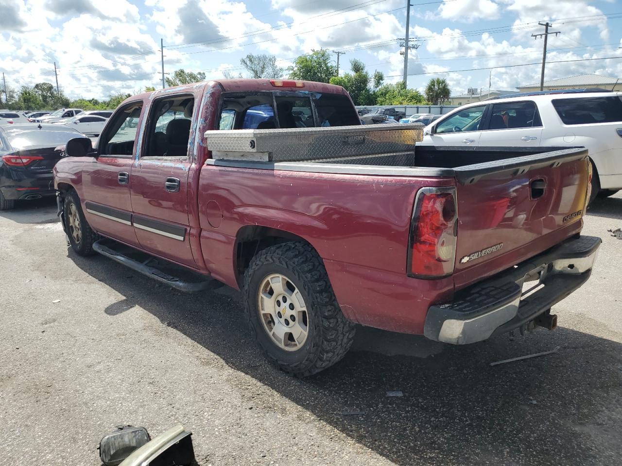 2005 Chevrolet Silverado C1500 - Image 2