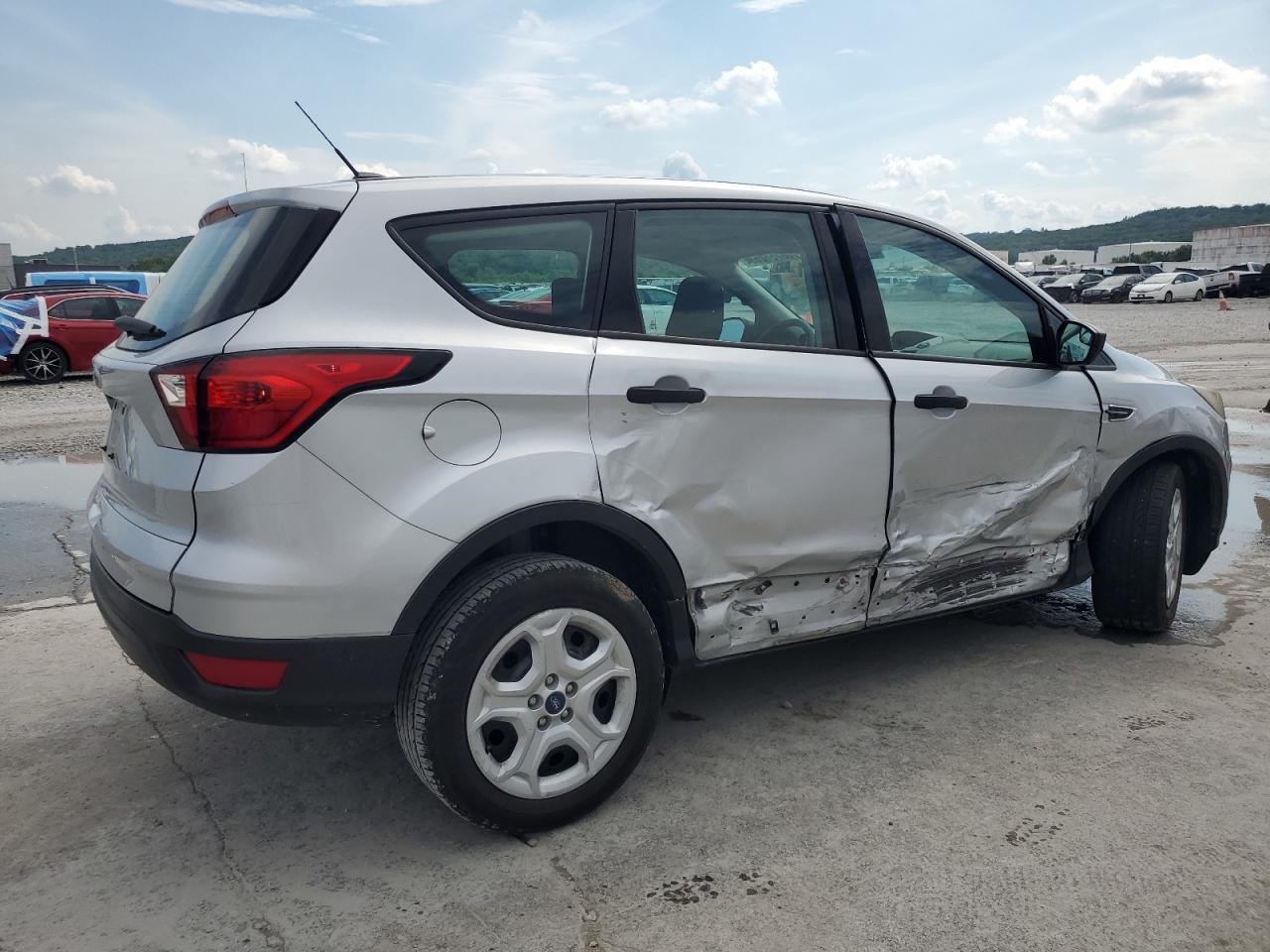 2019 Ford Escape S - Фото 3