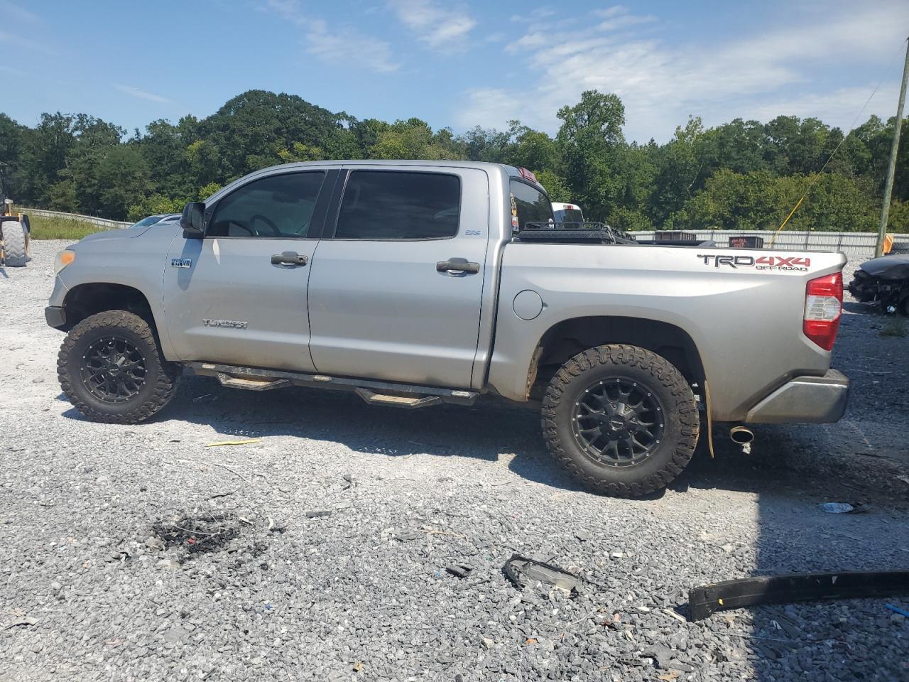2016 Toyota Tundra Crewmax Sr5 - Image 2