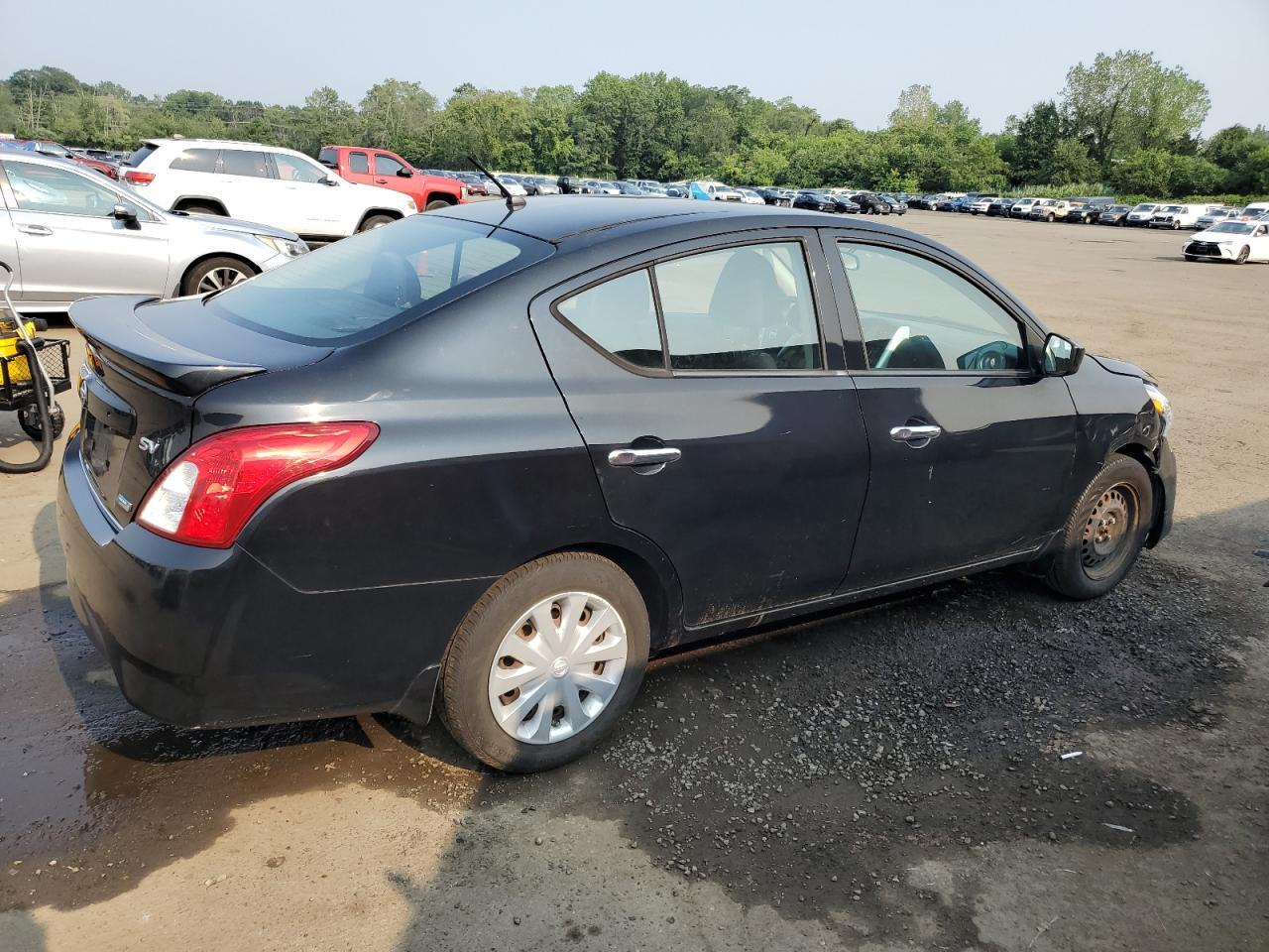 2015 Nissan Versa S - Image 3