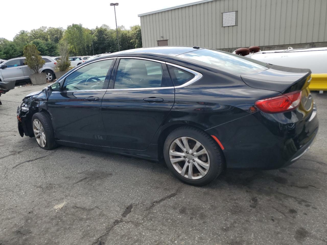 2016 Chrysler 200 Limited - Фото 2