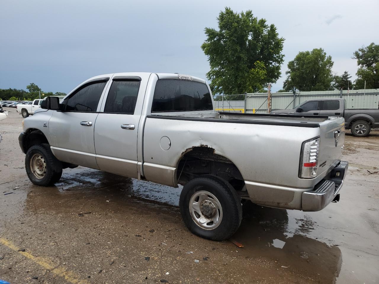 2007 Dodge Ram 2500 St - Фото 2