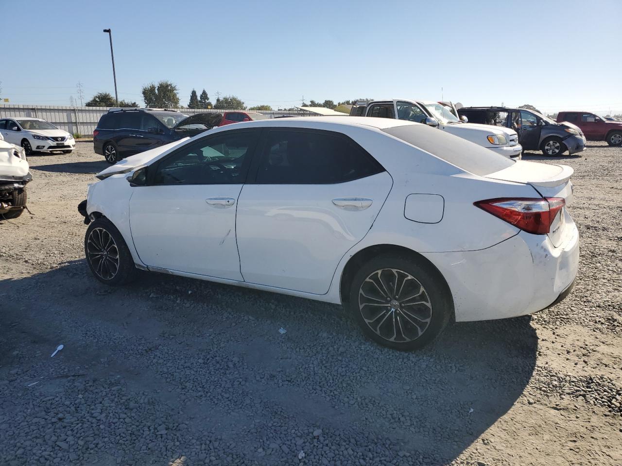 2015 Toyota Corolla L - Фото 2