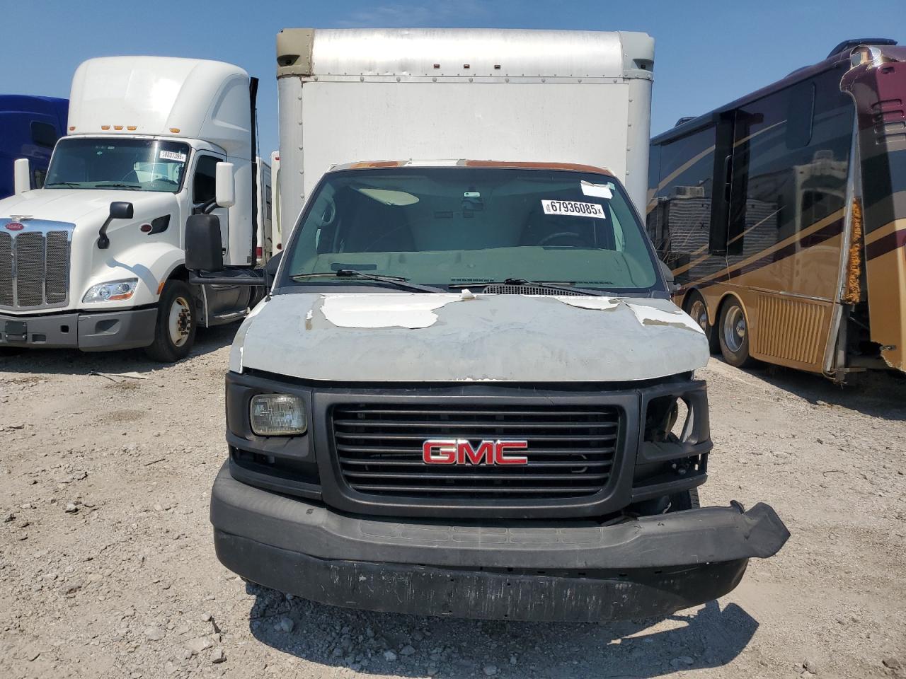 2011 GMC Savana Cutaway G3500 - Фото 5