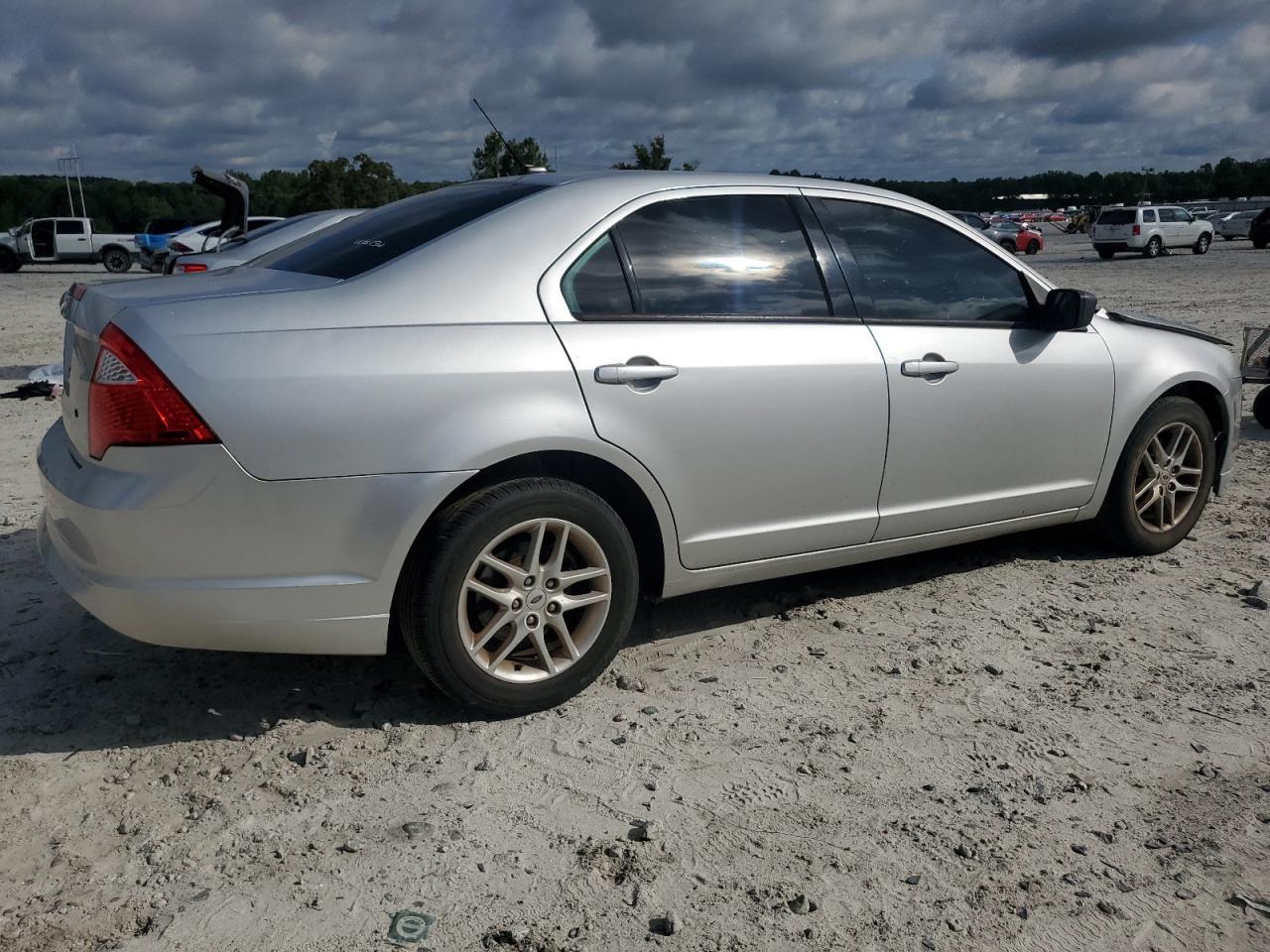 2012 Ford Fusion S - Фото 3