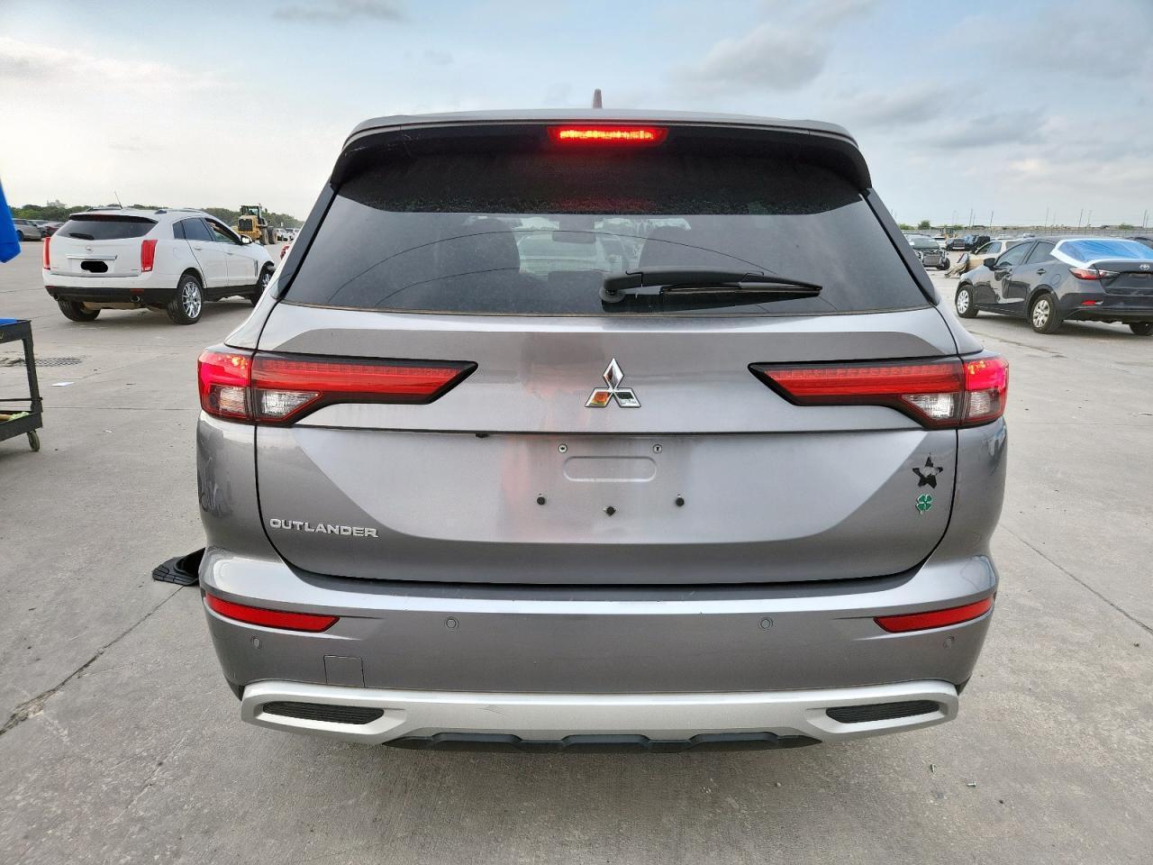 2022 Mitsubishi Outlander Se - Фото 6
