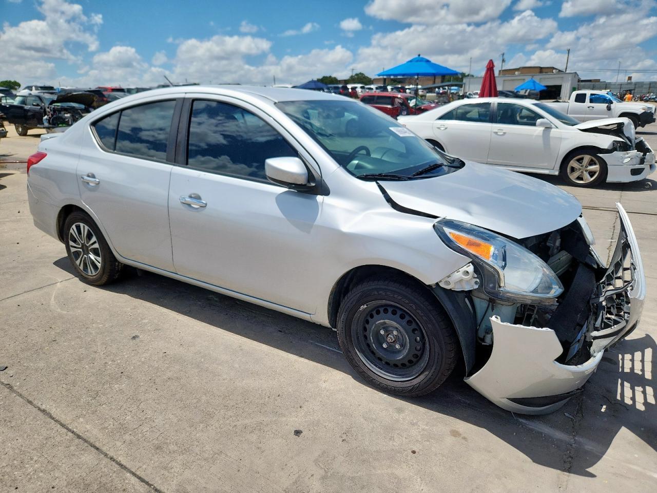 2019 Nissan Versa S - Фото 4