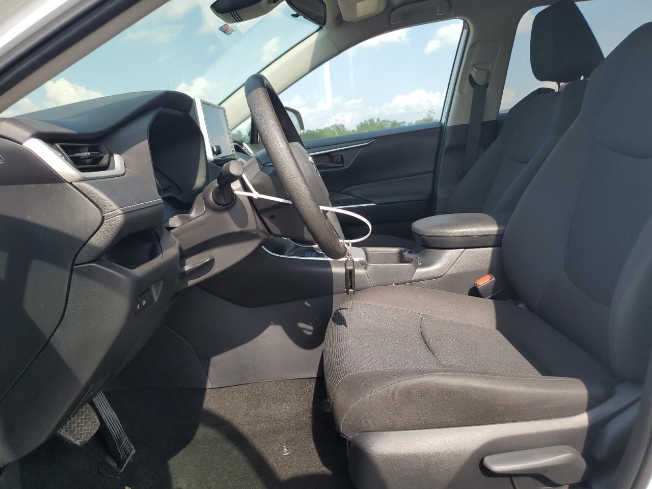 2025 Toyota Rav4 Le - Фото 7