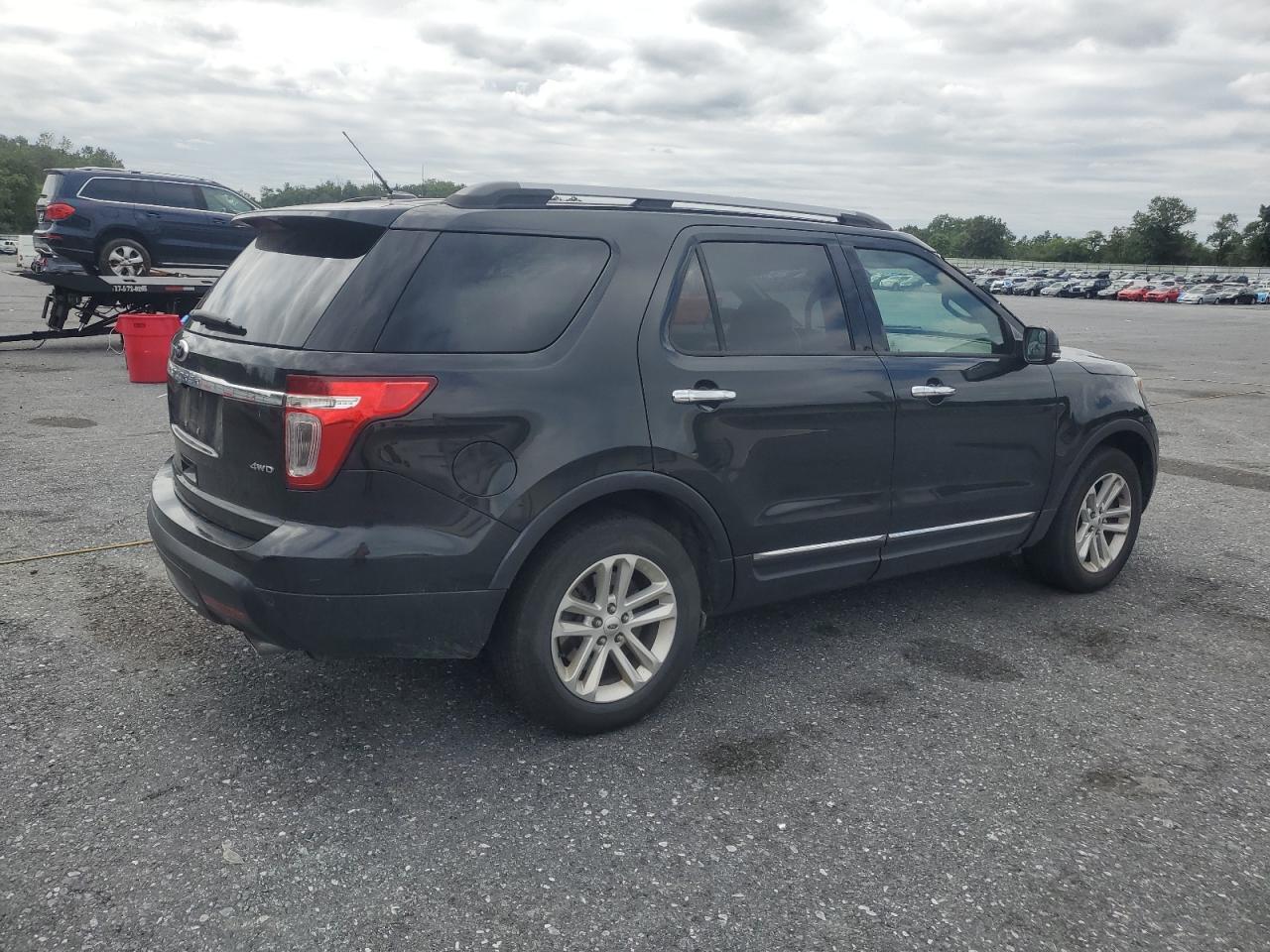 2015 Ford Explorer Xlt - Фото 3