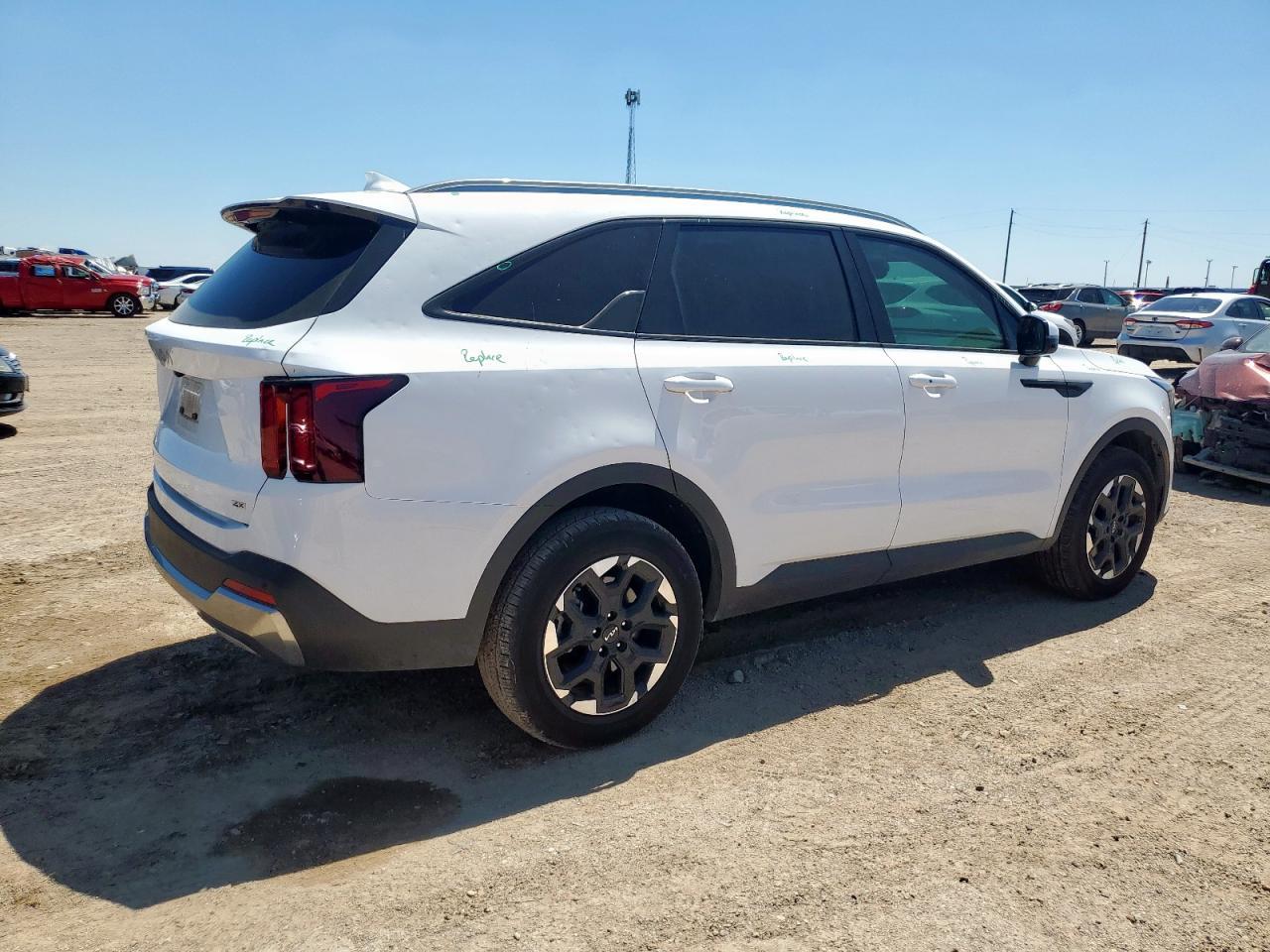 2024 Kia Sorento S - Image 3