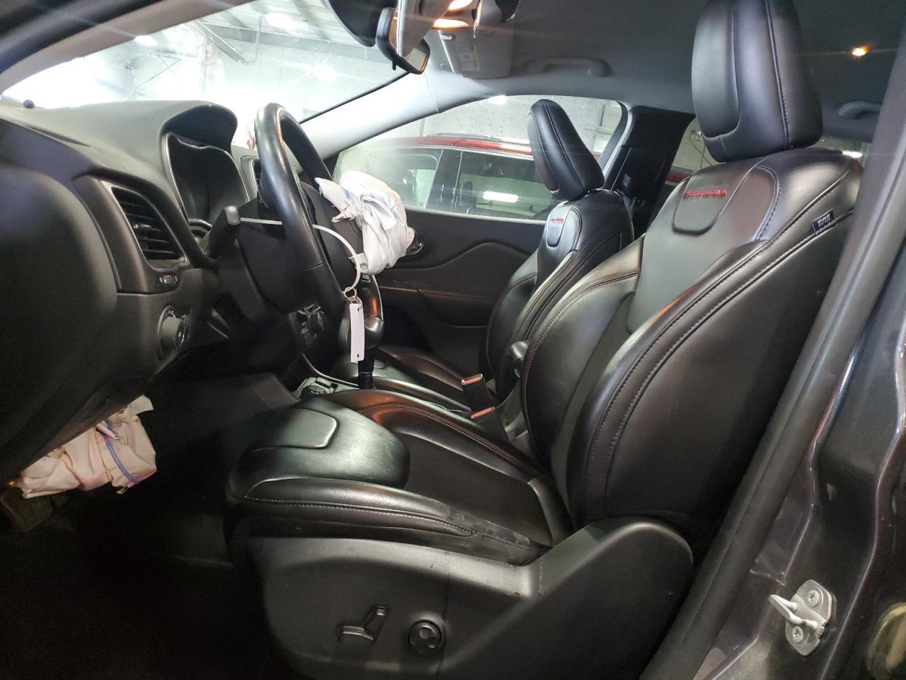 2019 Jeep Cherokee Trailhawk - Image 7