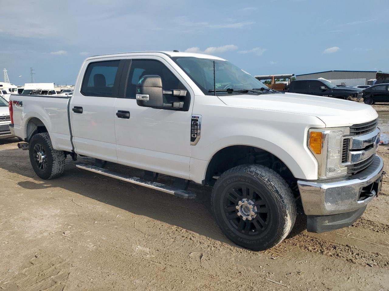 2017 Ford F250 Super Duty - Фото 4