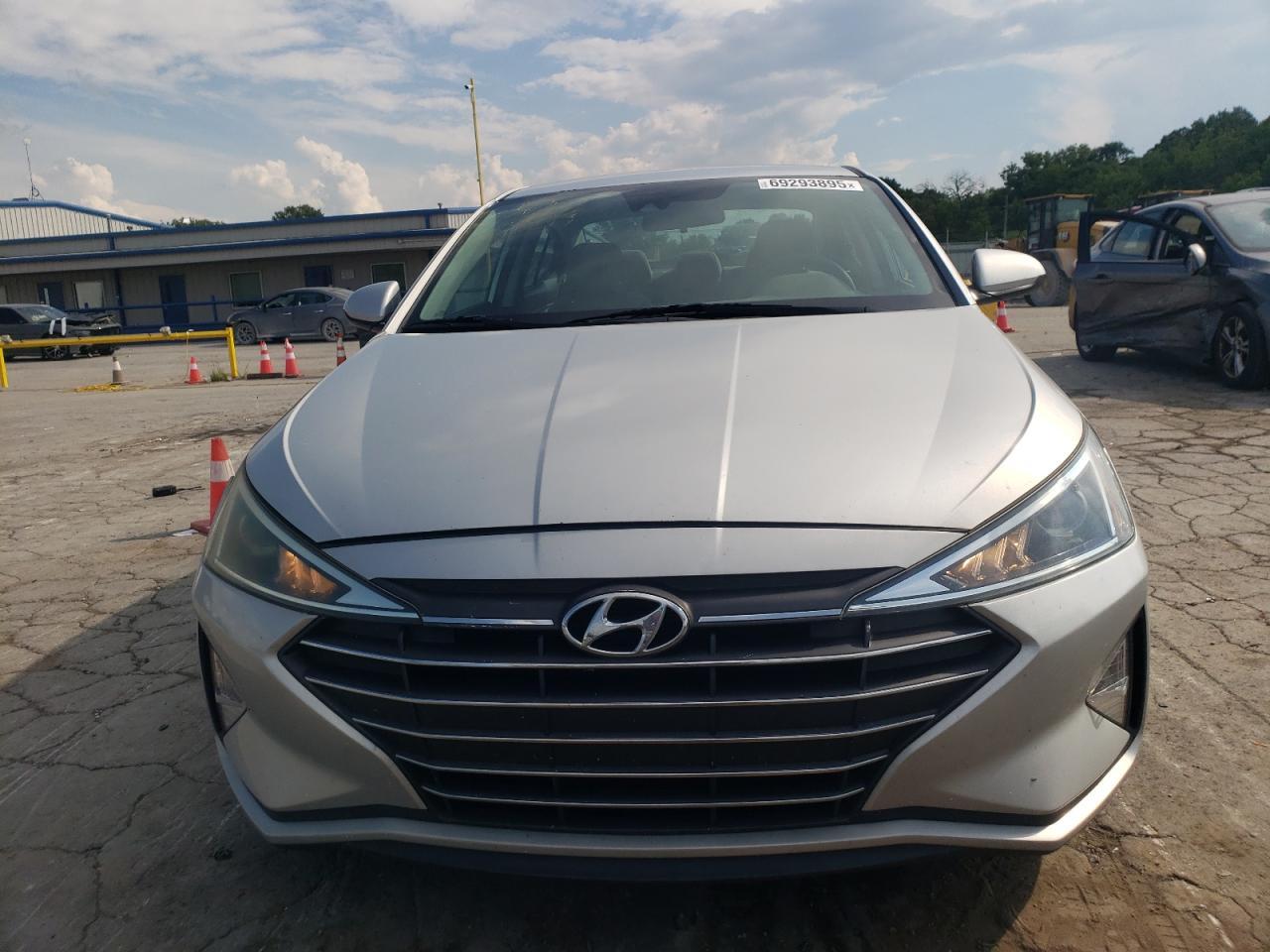 2020 Hyundai Elantra Se - Фото 5