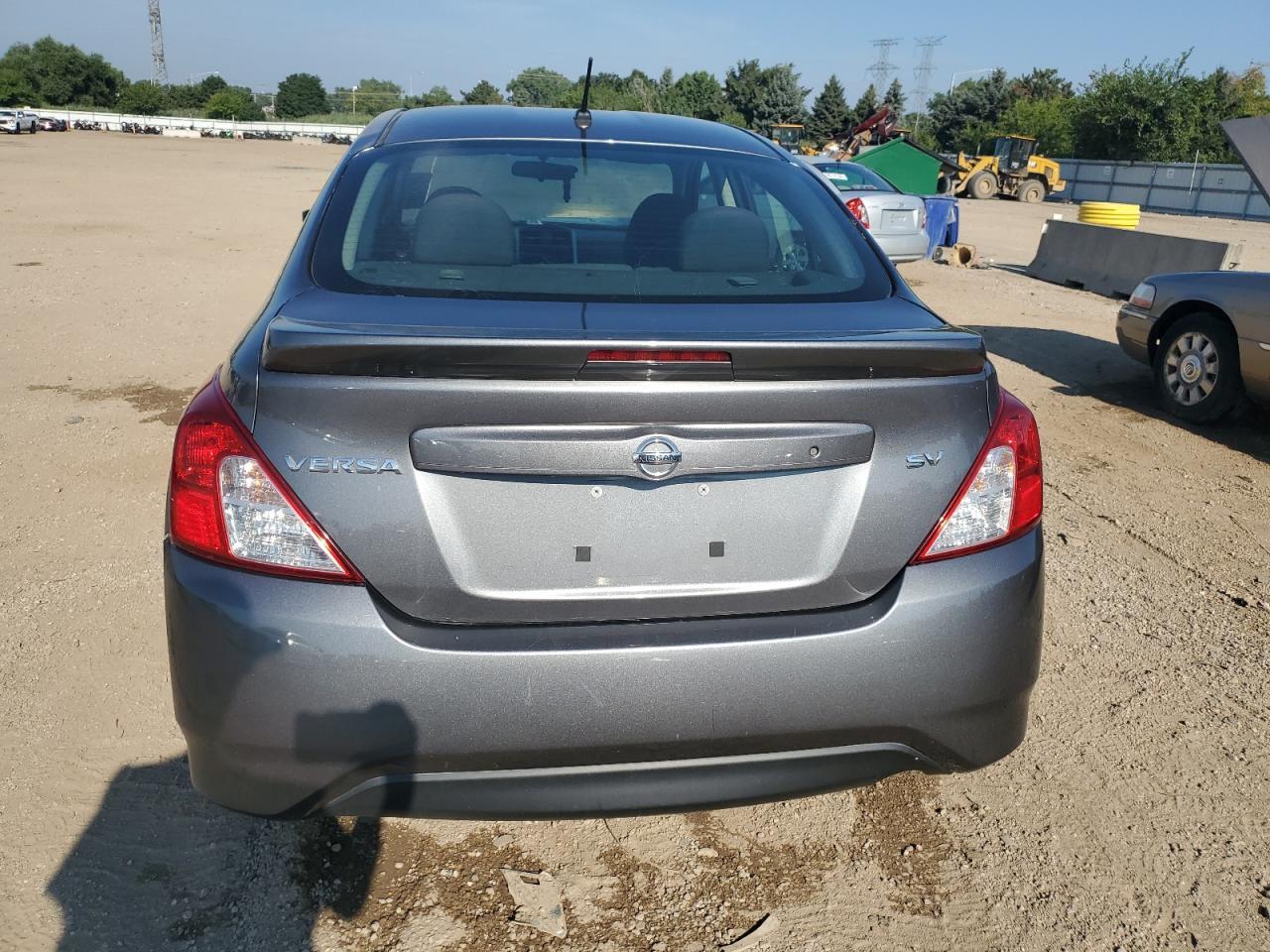 2017 Nissan Versa S - Фото 6