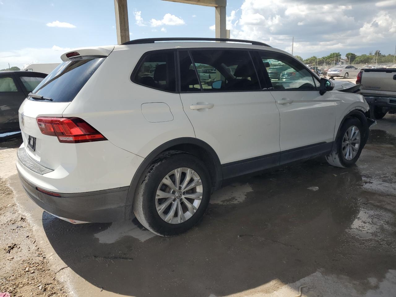 2019 Volkswagen Tiguan S - Image 3