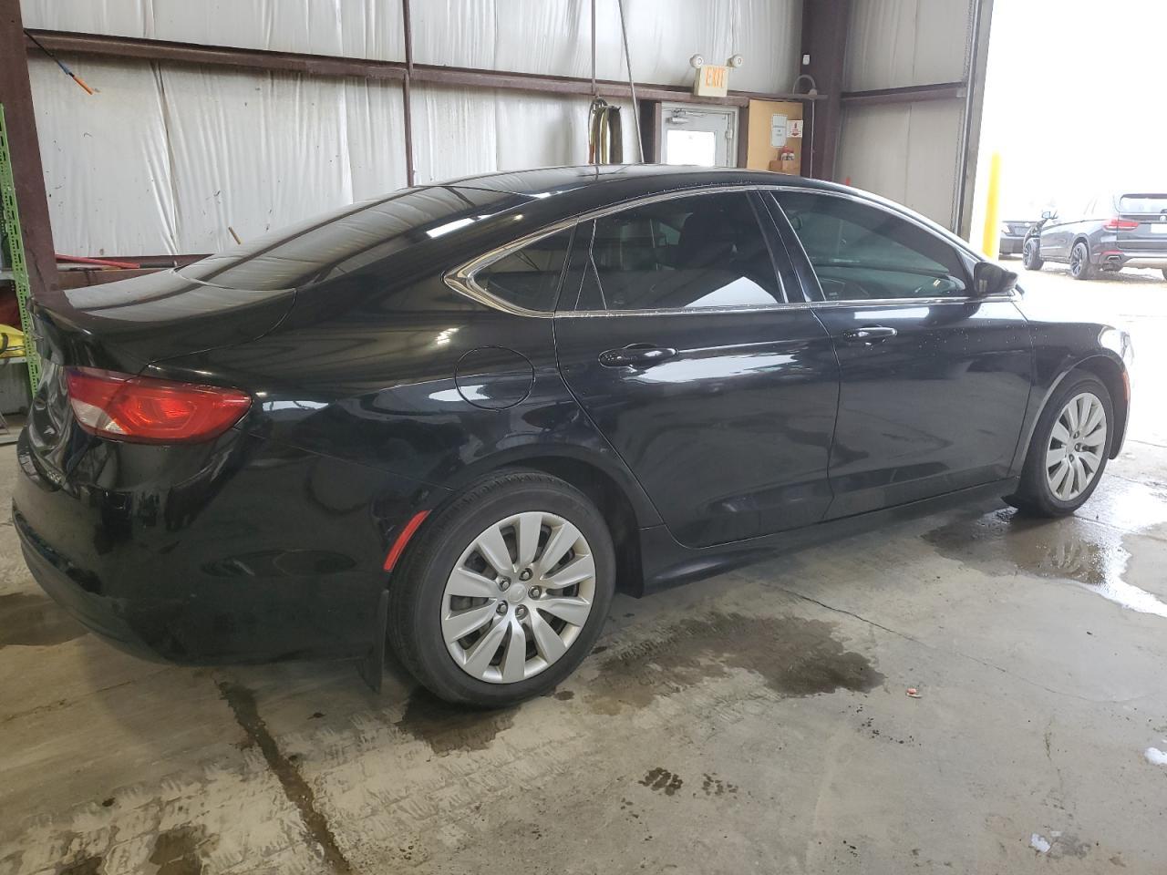 2016 Chrysler 200 Lx - Image 3