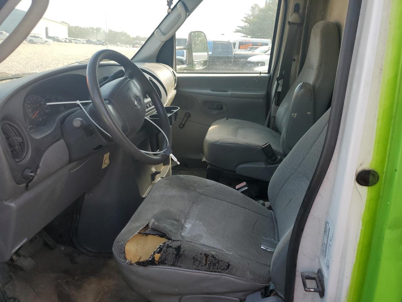 2003 Ford Econoline E350 Super Duty Cutaway Van E350 Super Duty Cutaway Van - Фото 7